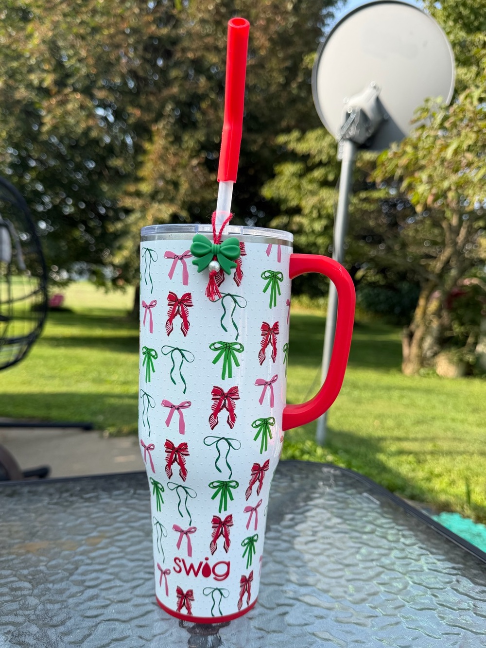 40oz Swig Christmas Bows